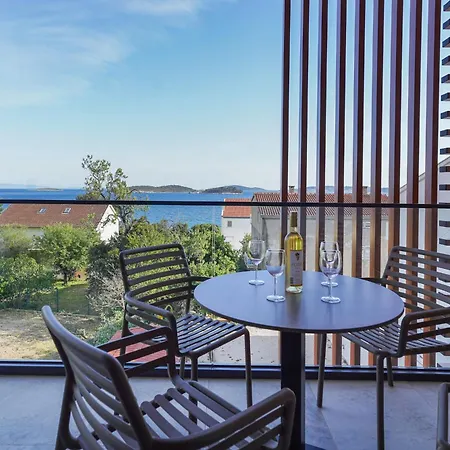 Cameleon Orebic- Beachfront Apartment Orebić