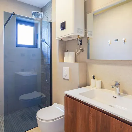 Apartment Cameleon Orebic- Beachfront *