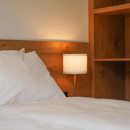 Cameleon Orebic- Beachfront Apartment *