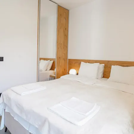 Cameleon Orebic- Beachfront