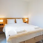 Cameleon Orebic- Beachfront Apartment