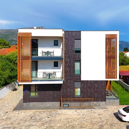Apartment Cameleon Orebic- Beachfront Orebic
