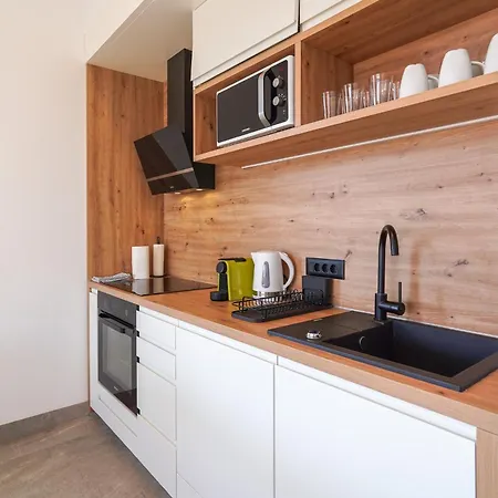 Apartment Cameleon Orebic- Beachfront *