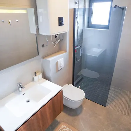 Cameleon Orebic- Beachfront Apartment Orebic