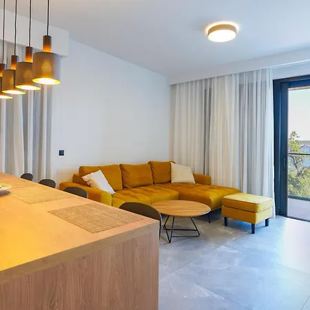 Apartment Cameleon Orebic- Beachfront Orebic