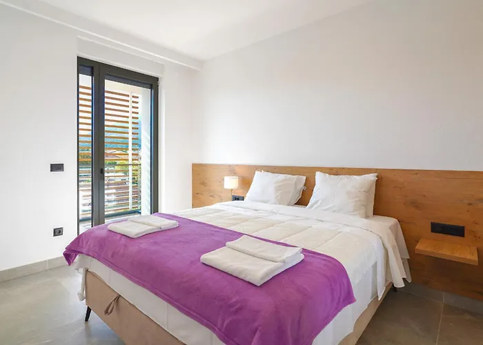 Cameleon Orebic- Beachfront Διαμέρισμα *