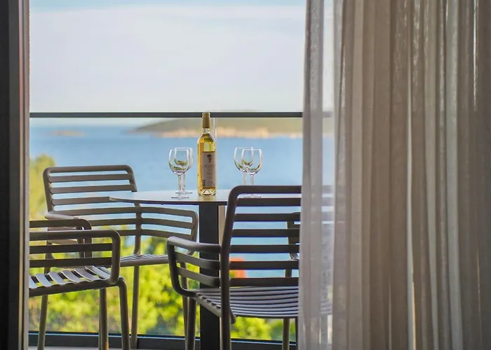 Cameleon Orebic- Beachfront Διαμέρισμα