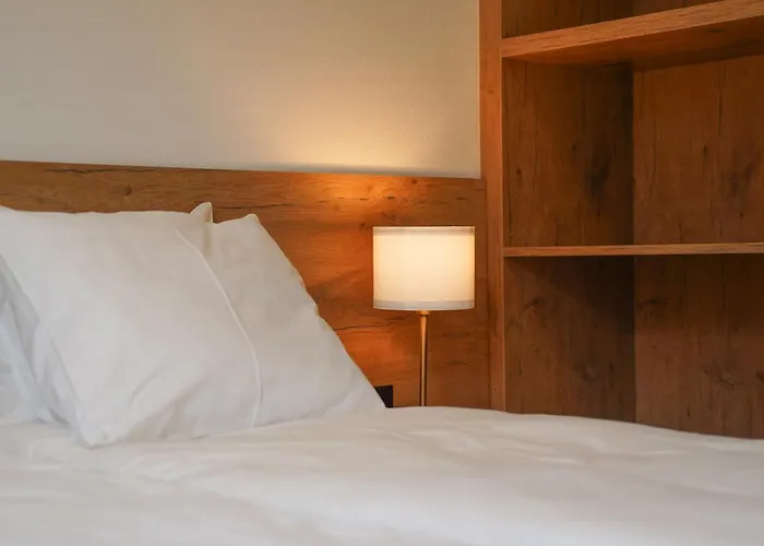 Cameleon Orebic- Beachfront Διαμέρισμα *