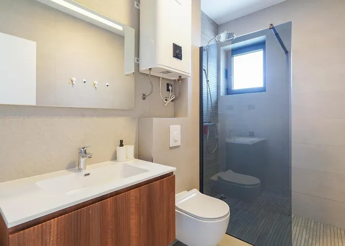 Cameleon Orebic- Beachfront Διαμέρισμα *